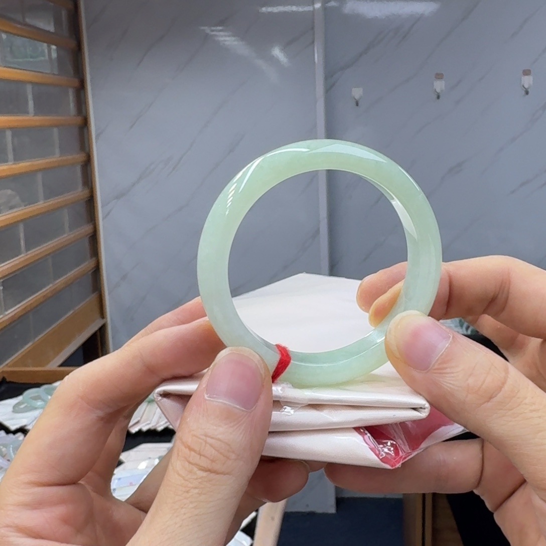 翡翠未镶嵌手镯翡翠