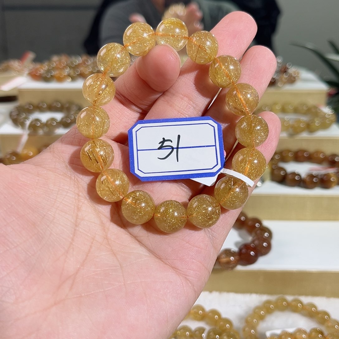 水晶手串未镶嵌赵*?