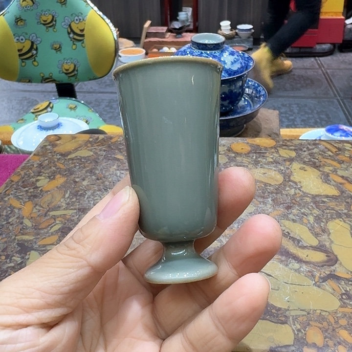 青瓷闻香杯一个，瓷。。。
