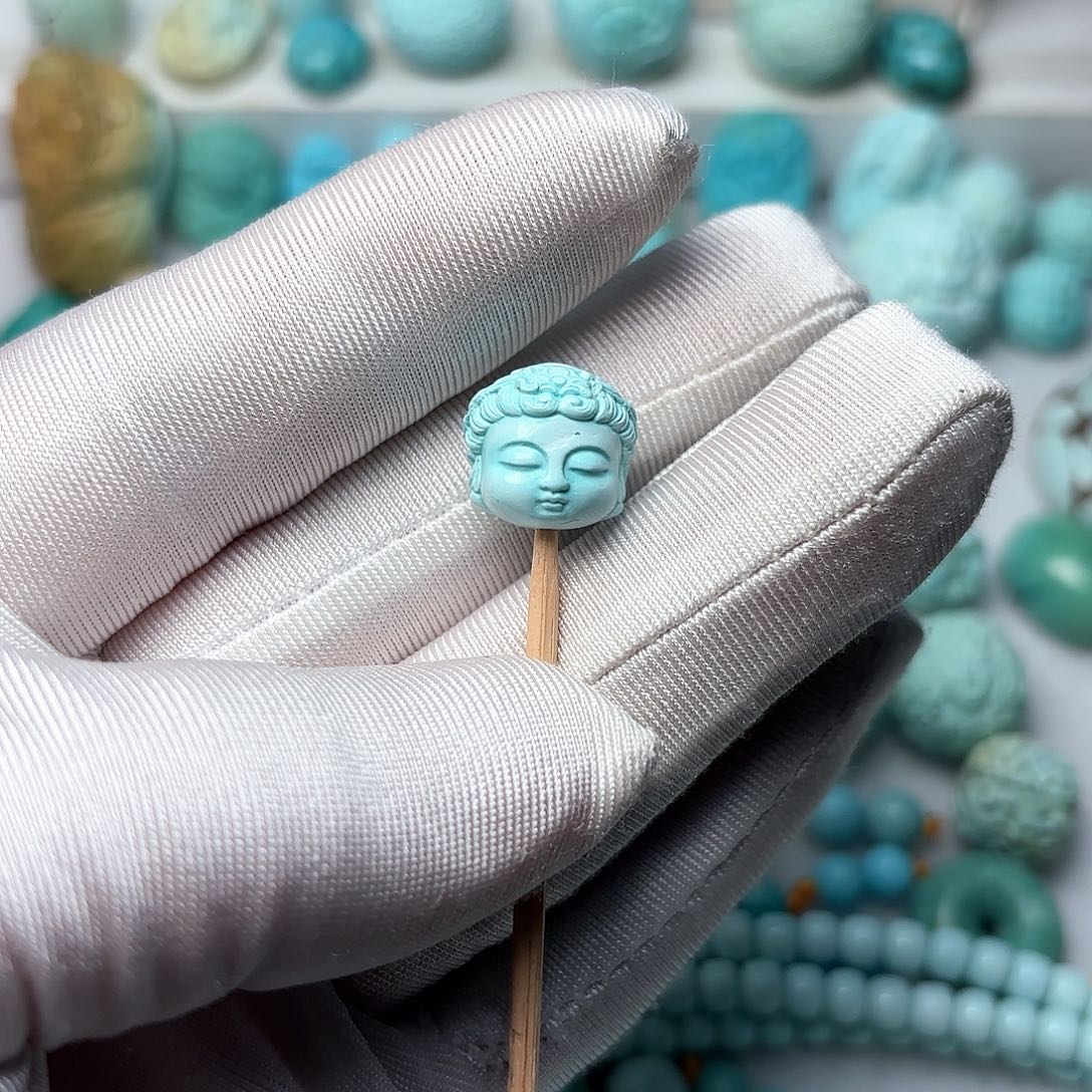 绿松石未镶嵌雕刻件