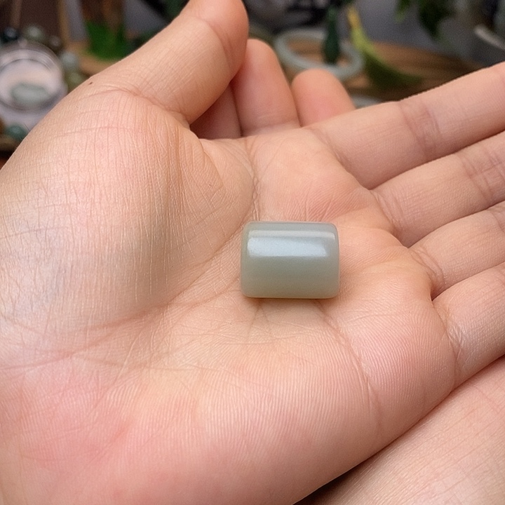 阿***鲁和田玉未镶嵌颈饰