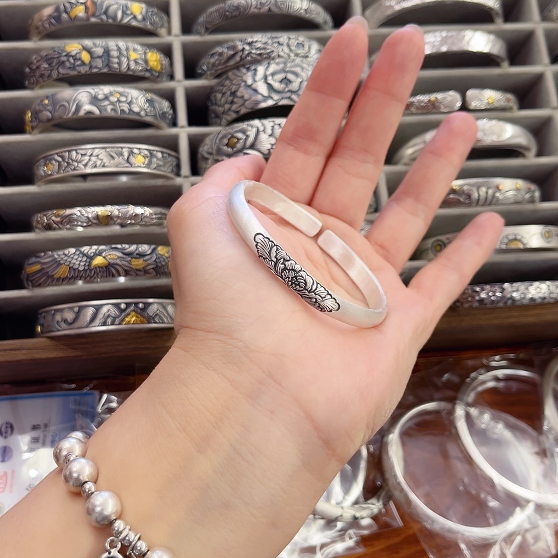 足银足银手工牡丹手镯