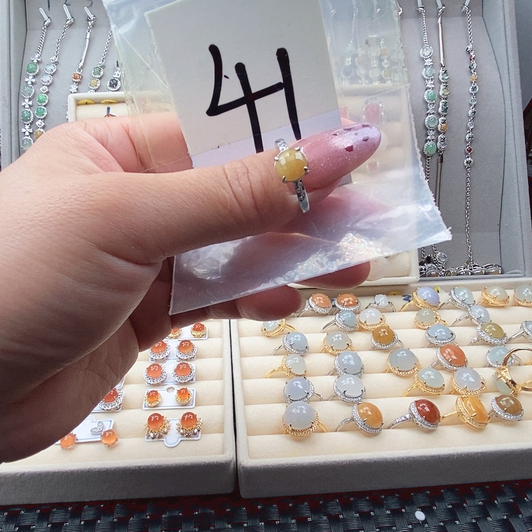 翡翠未镶嵌戒指缅甸