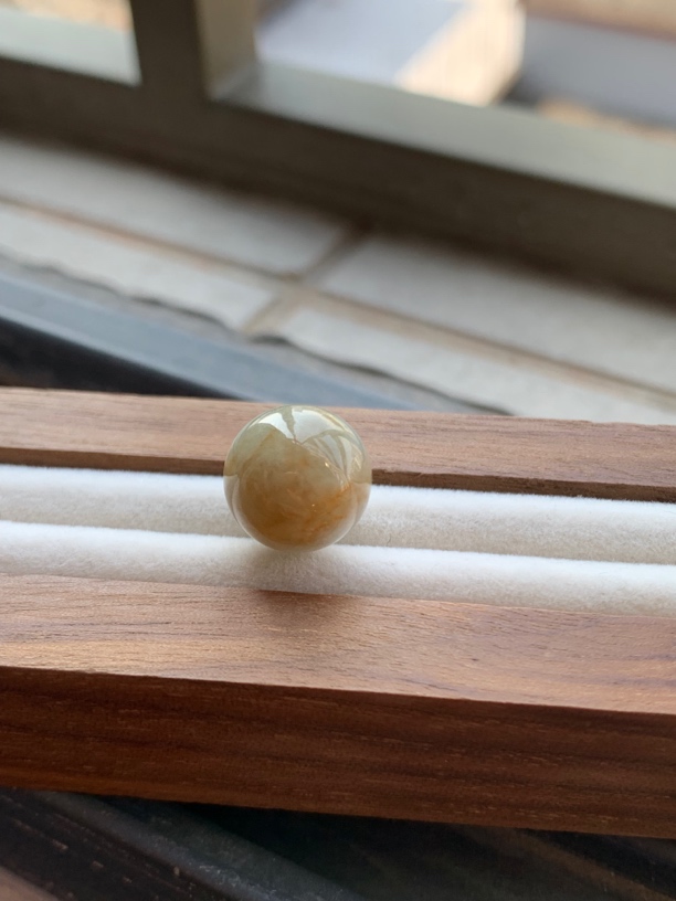 天然缅甸翡翠-芬达黄翡飘花特色圆珠12.5mm 无纹裂