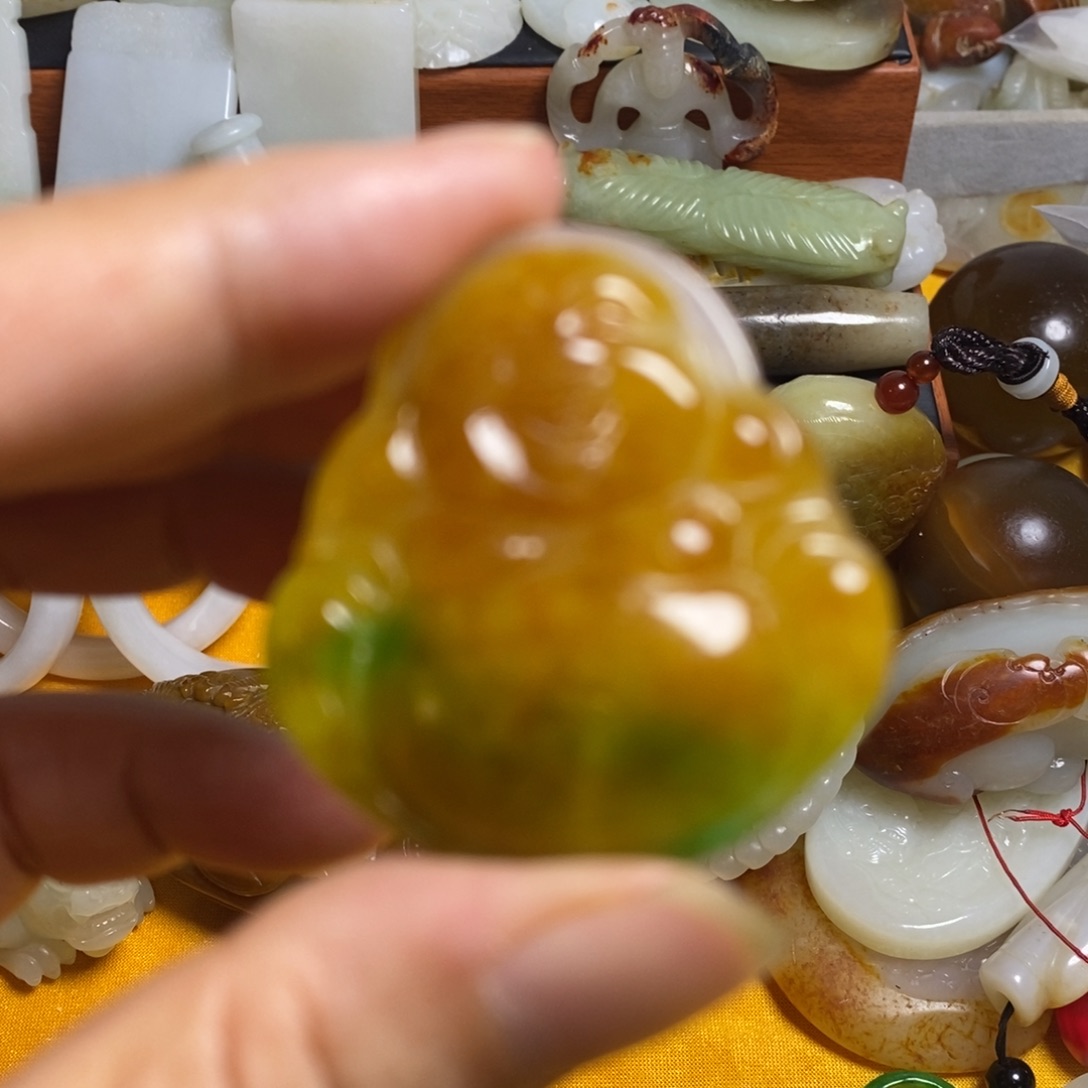 颈饰未镶嵌和田玉（糖玉）