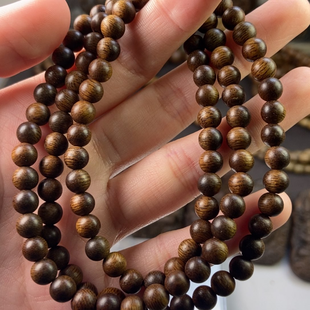 沉香手串我***人越南芽庄白