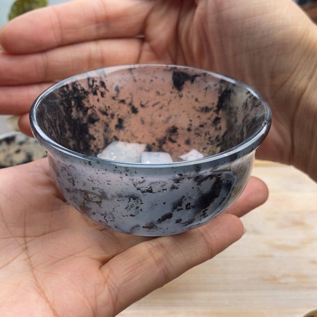 王***骆岫玉未镶嵌四大名玉玉碗