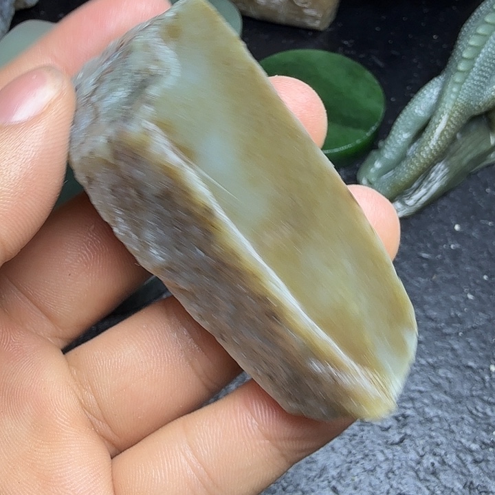 和田玉（糖玉）未镶嵌珠宝奇石