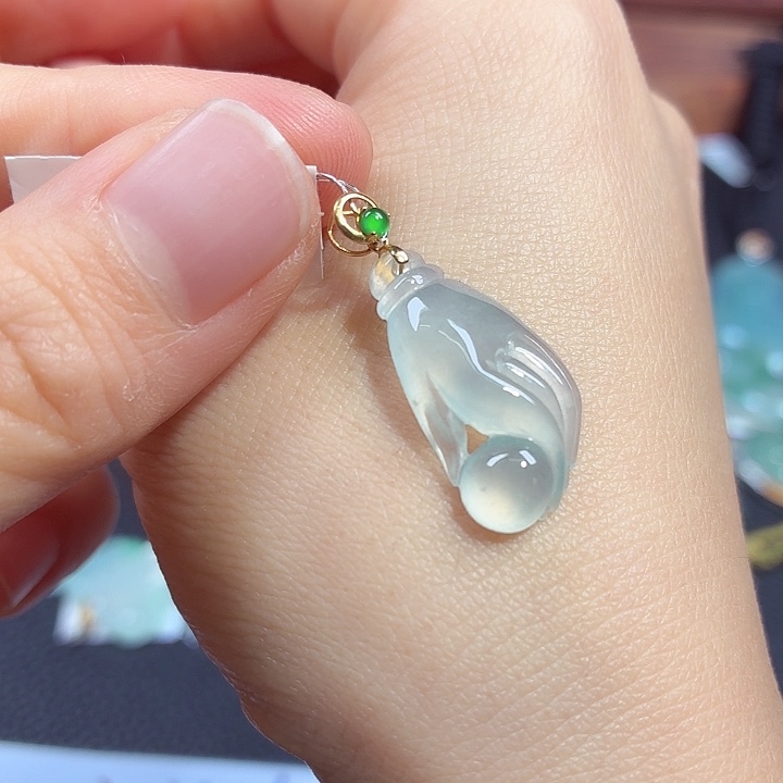 颈饰18K金镶嵌翡翠