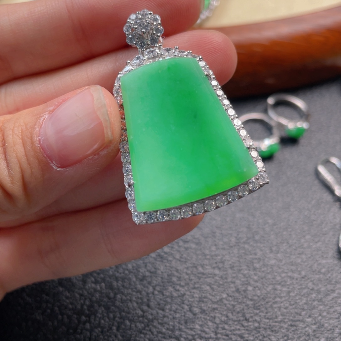 翡翠吊坠(不含链)银S925镶嵌