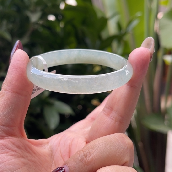 【闪购商品】翡翠手镯未镶嵌55贵妃