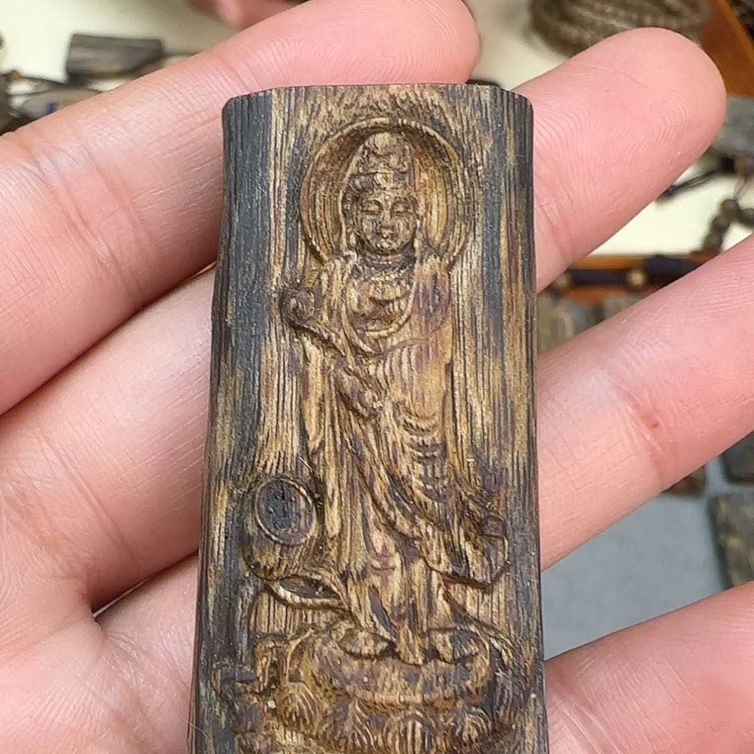 沉香吊坠如意观音8.7雕刻牌