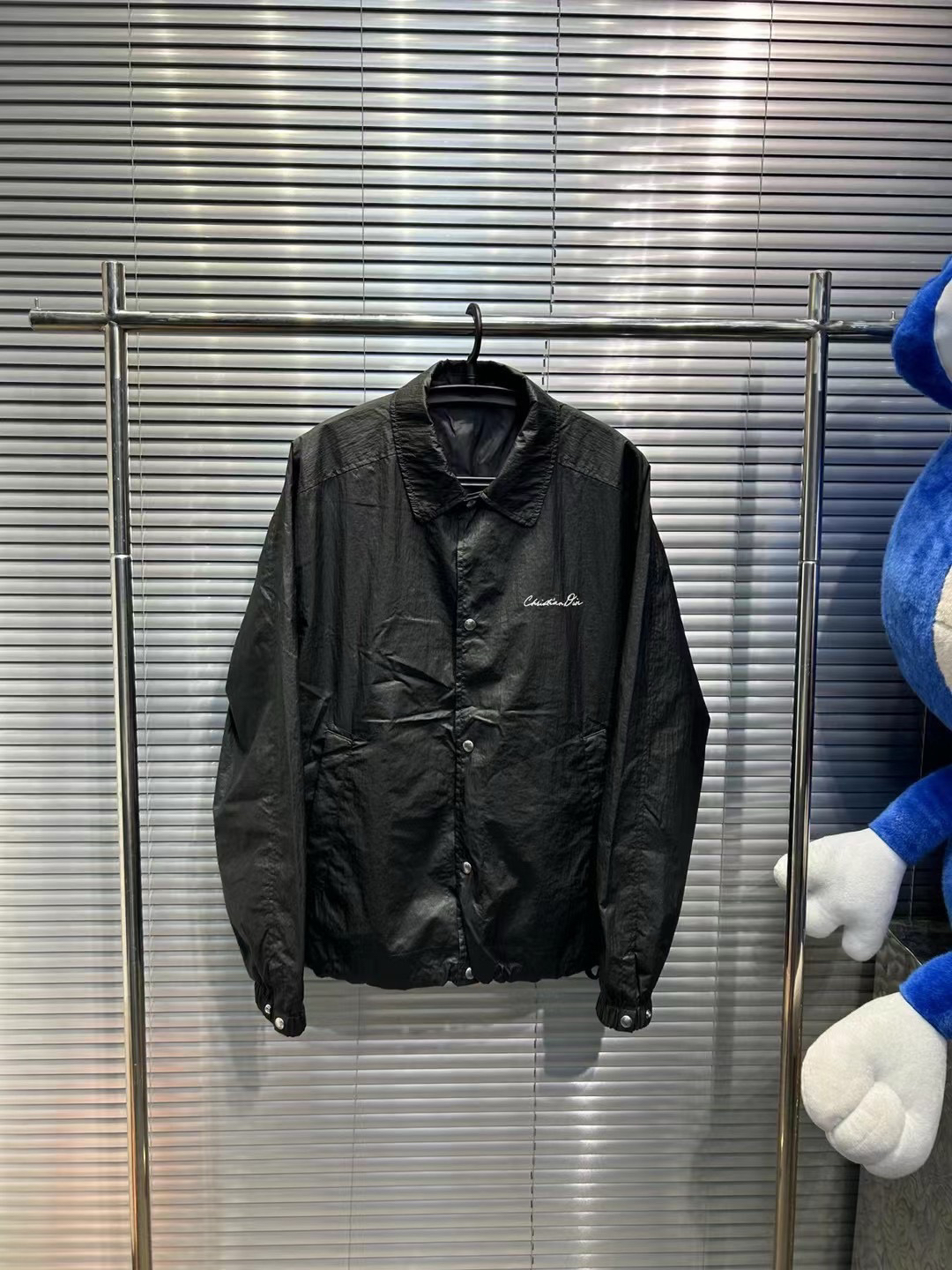 全新未使用 DIOR/迪奥 24ss1947系列前后刺绣冲锋衣夹克 48码