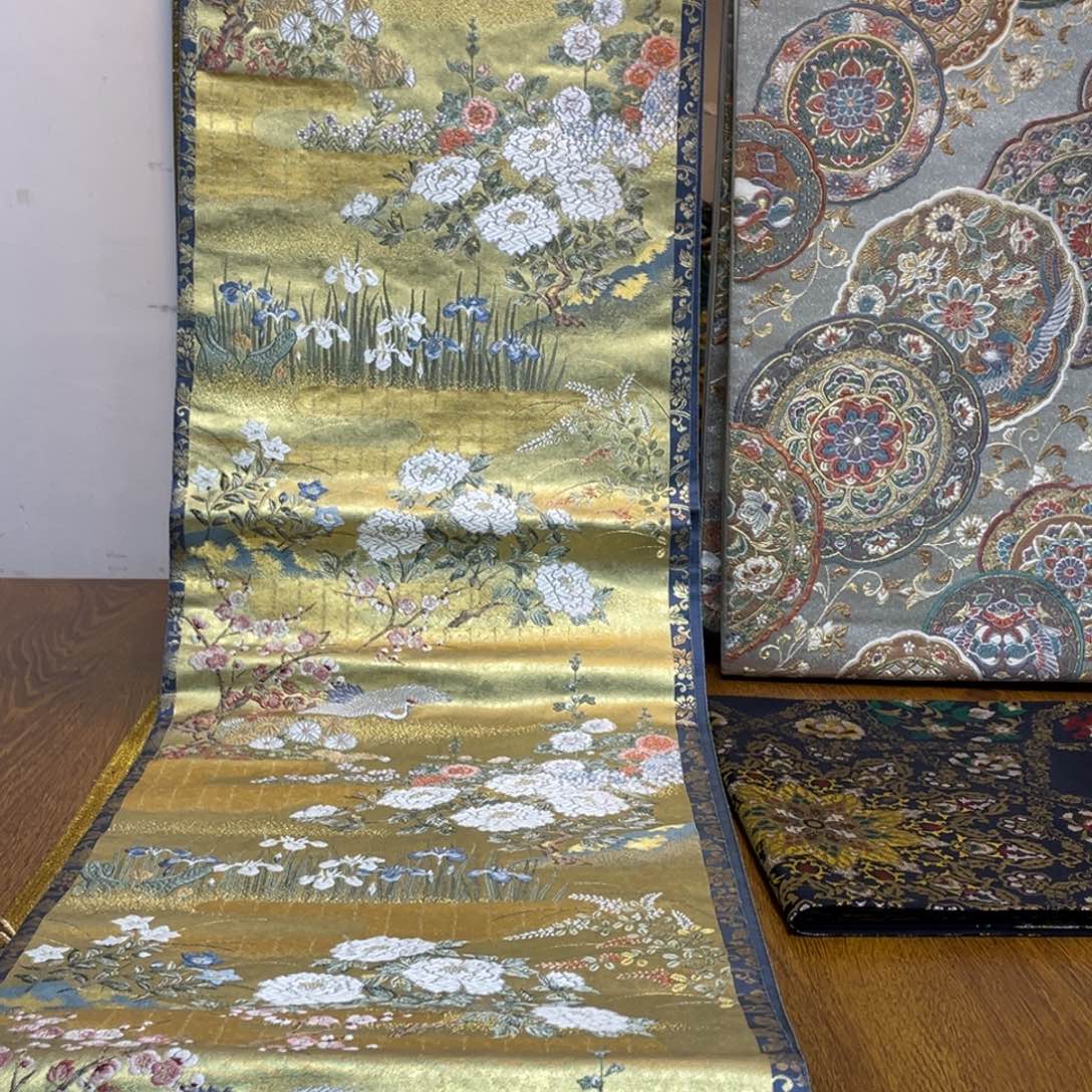 织绣织锦缎，织锦缎