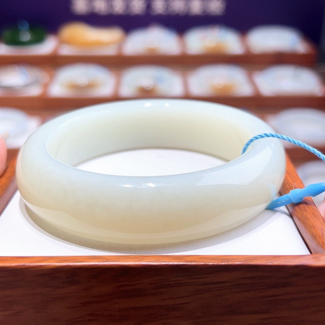 和田玉手镯63/64未镶嵌