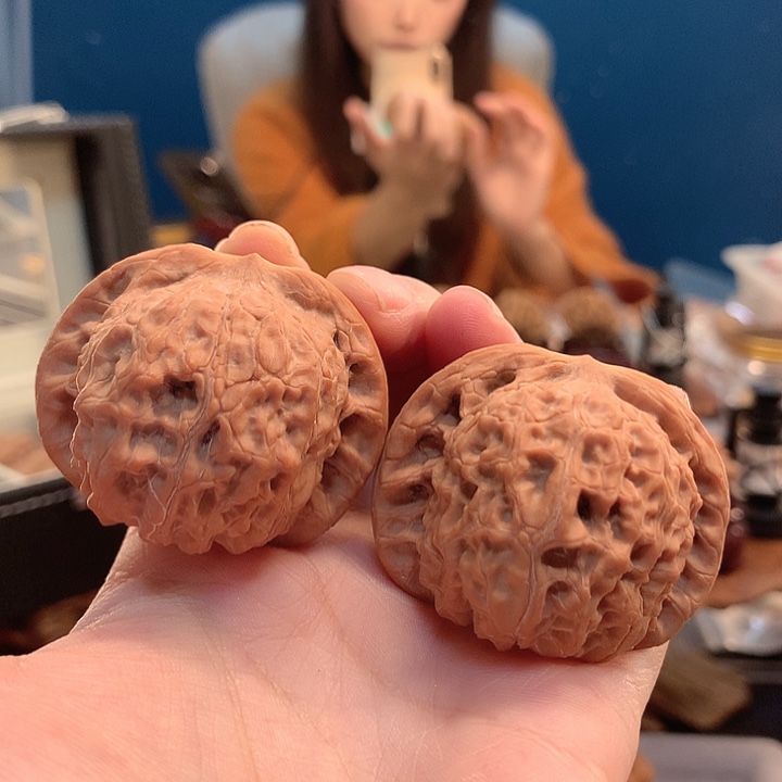 文玩核桃吊坠43 血麒麟