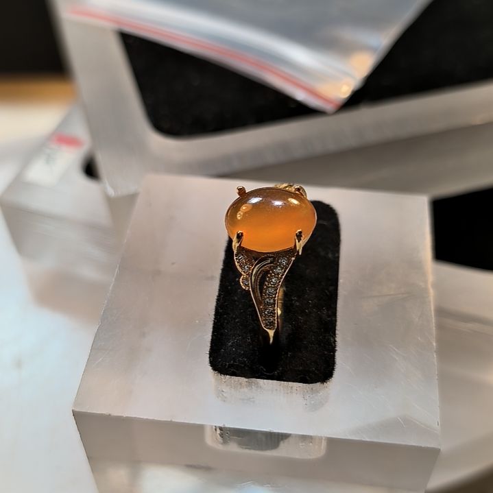 沏***茶石英岩玉未镶嵌戒面