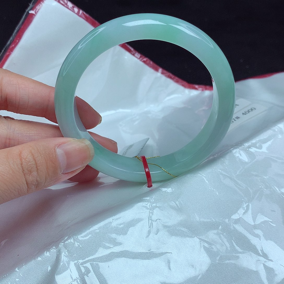 翡翠手镯未镶嵌57圈944