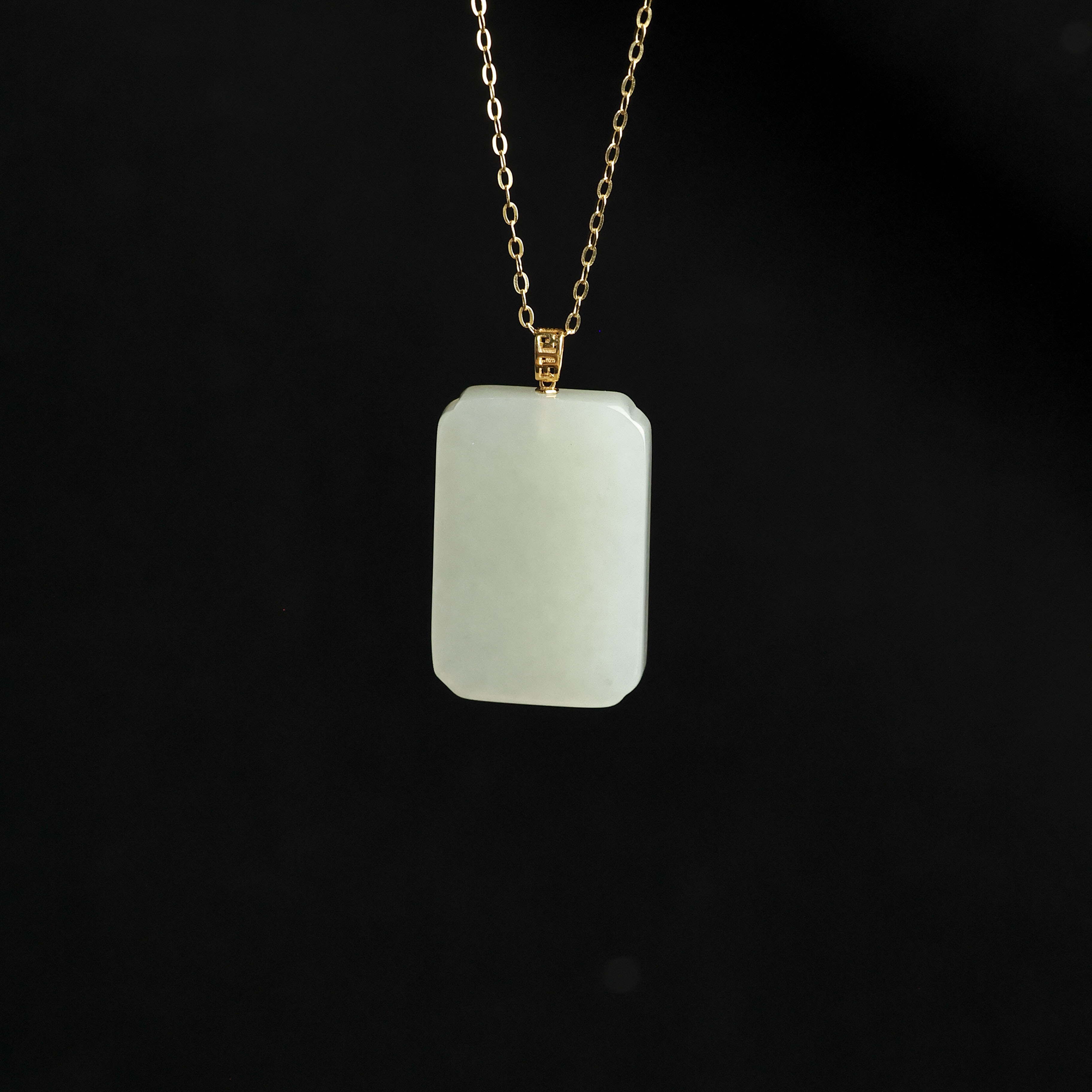 【玉福珠宝】18k金和田玉晴水无事牌吊坠-D9109-冰