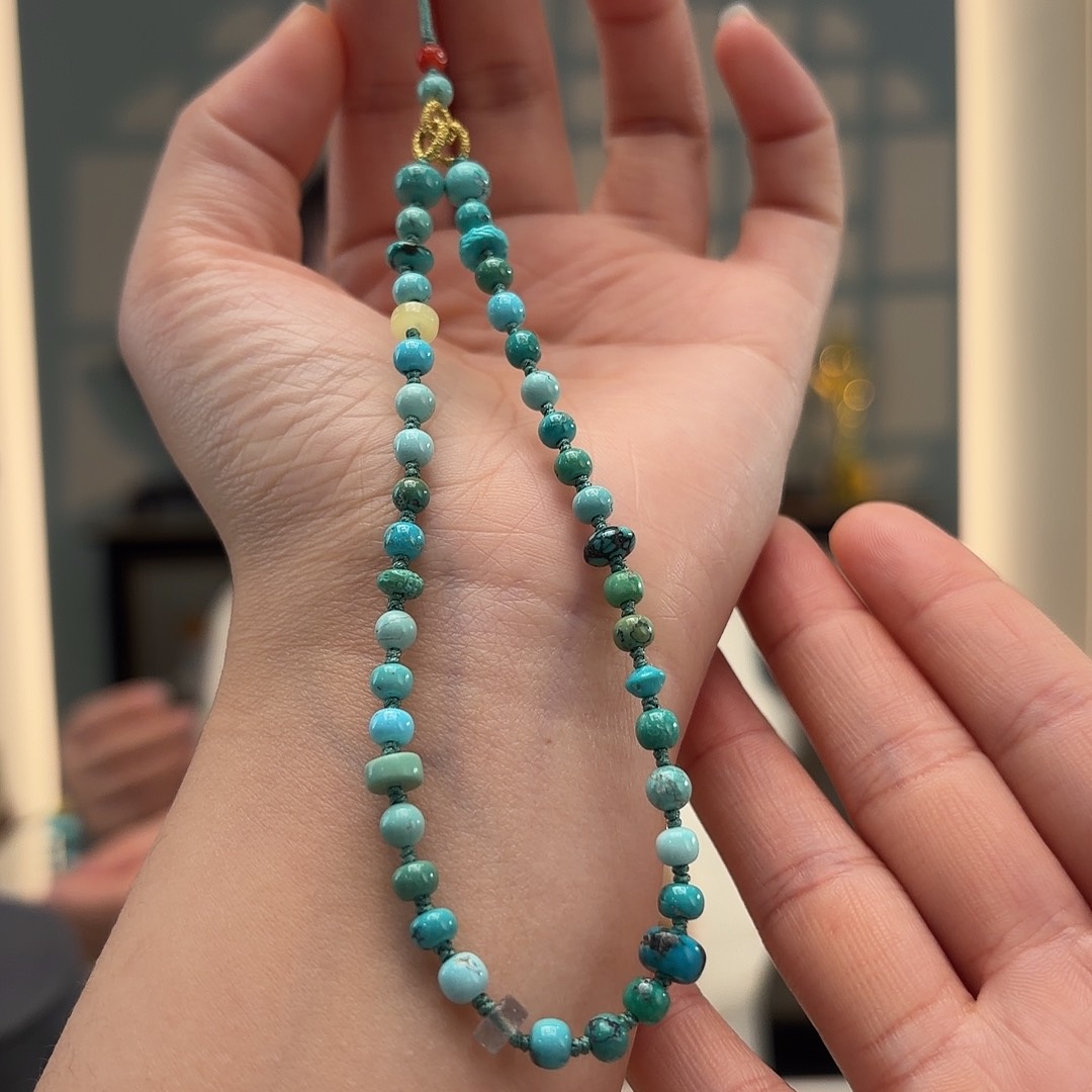 绿松石未镶嵌颈饰