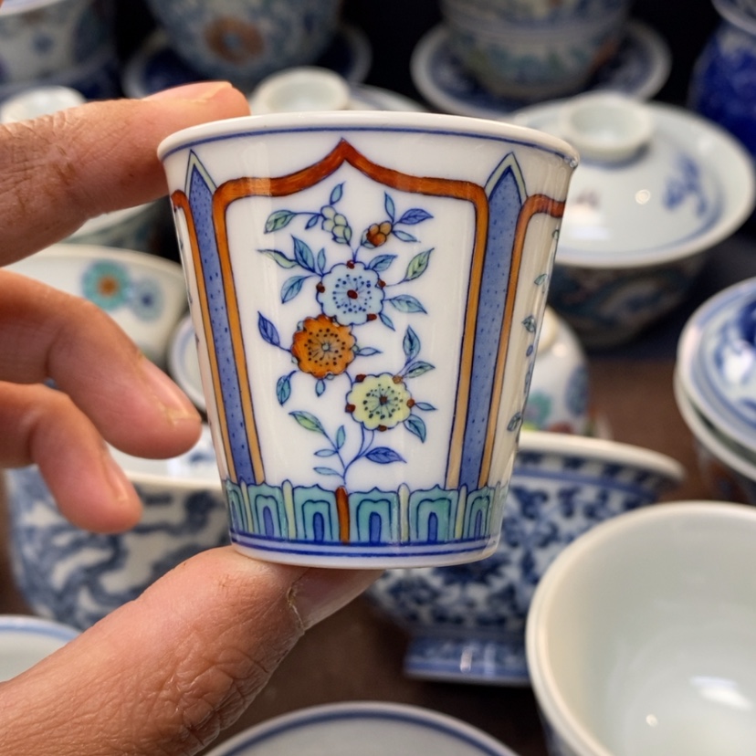 【闪购商品】景德镇青花斗彩主人杯