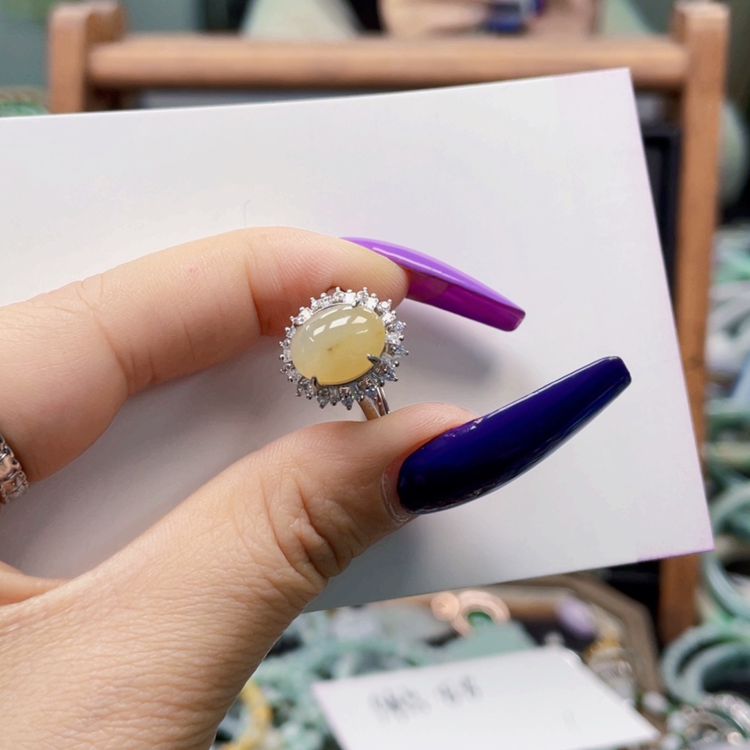 翡翠手镯未镶嵌天然翡翠A 货