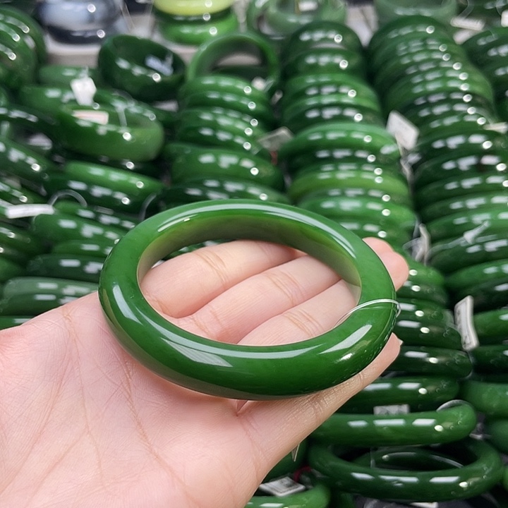 未镶嵌手镯和田玉（碧玉）
