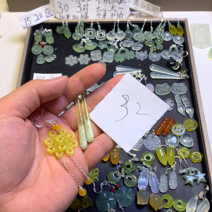 琳***儿蛇纹石玉合金耳钉