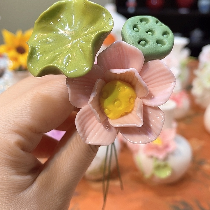 手工陶瓷精致摆件