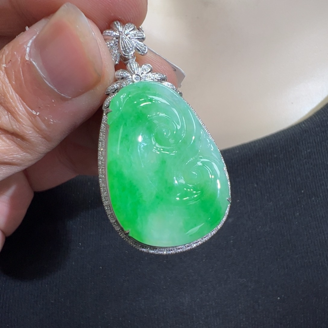 翡翠吊坠(不含链)18K金镶嵌彤*