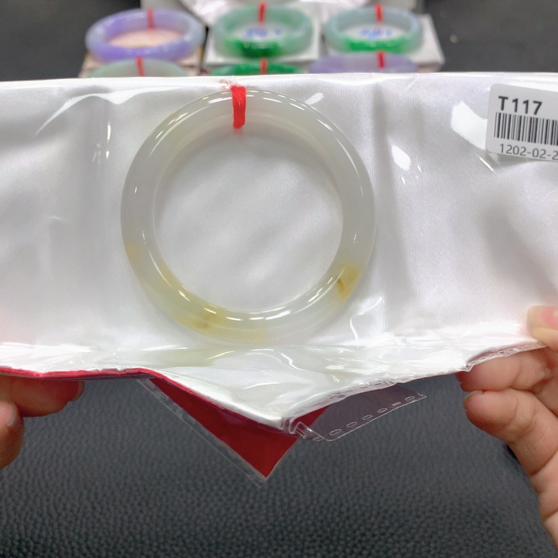 乔***花翡翠未镶嵌手镯翡翠