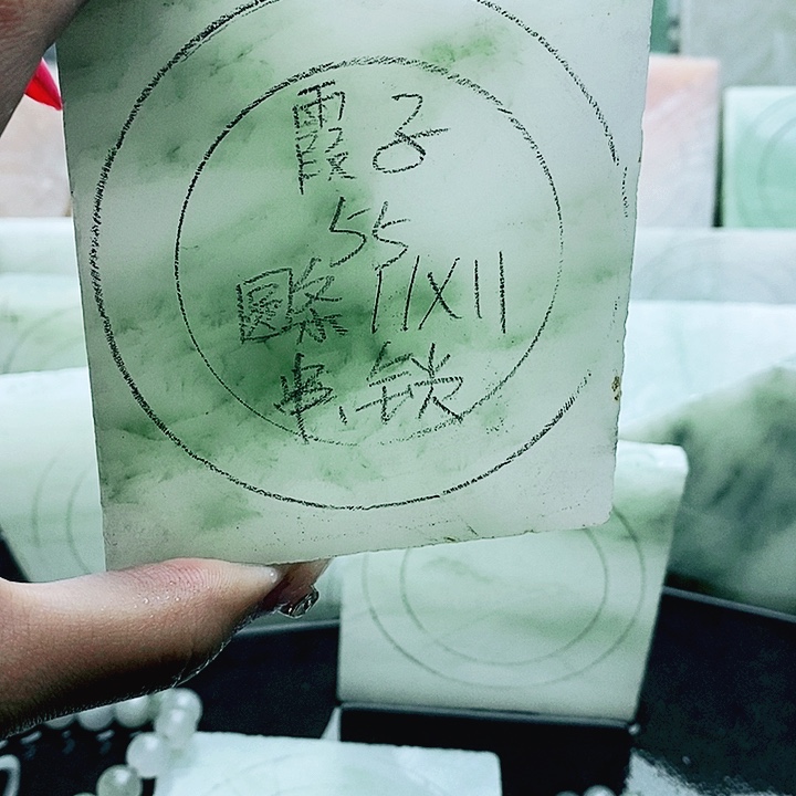 霞****定制石英质玉（天山翠）天山翠