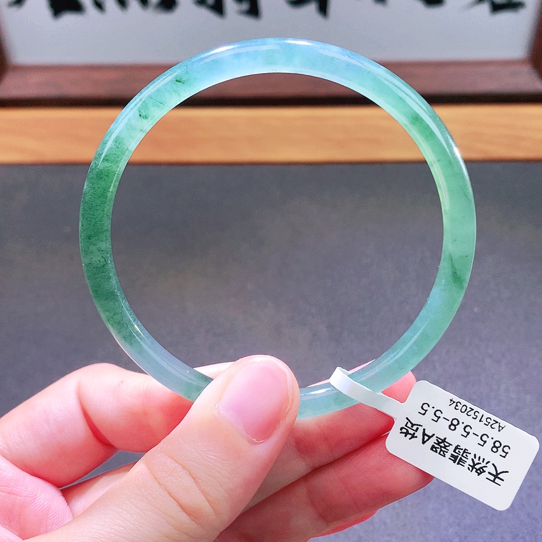 翡翠未镶嵌手镯天然翡翠