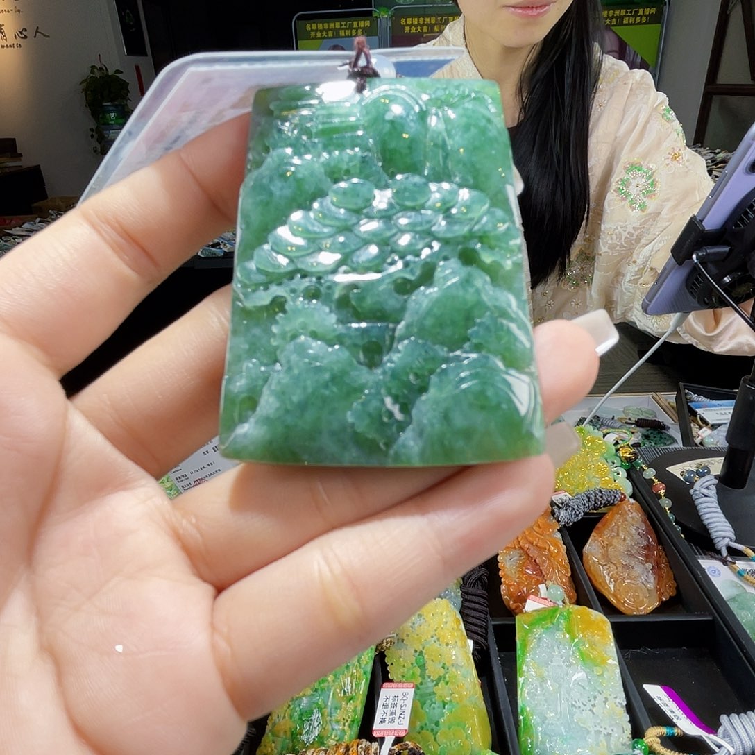 颈饰未镶嵌翡翠一