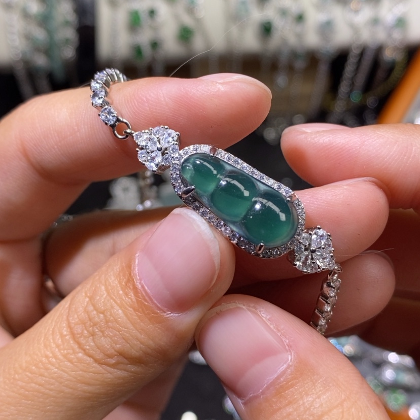 【闪购商品】翡翠颈饰未镶嵌天然