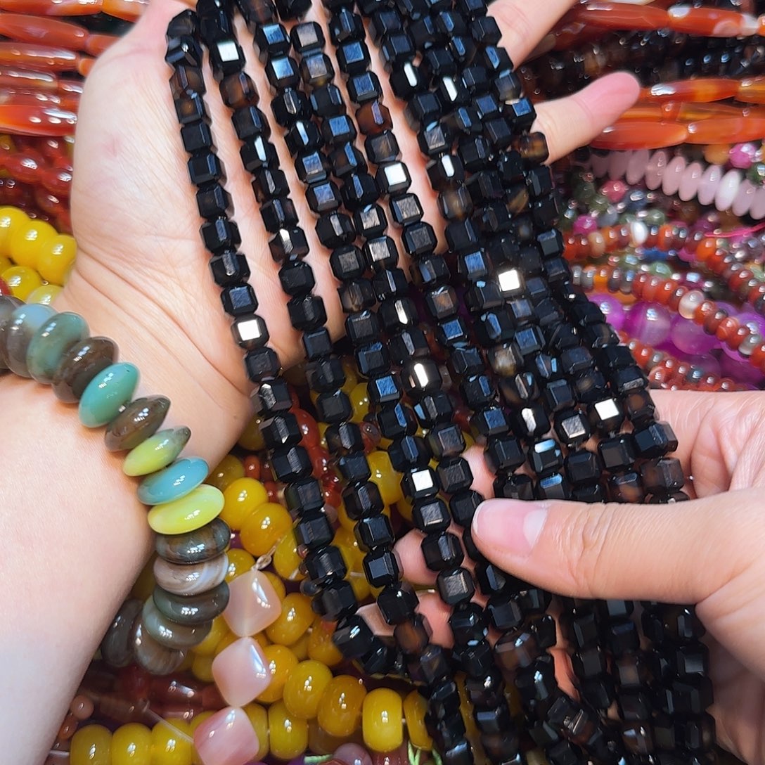 玛瑙/玉髓未镶嵌珠宝半成品黑玛瑙方糖8mm一条