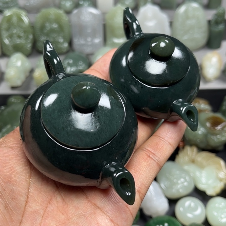 和田玉挂件未镶嵌浪*哥