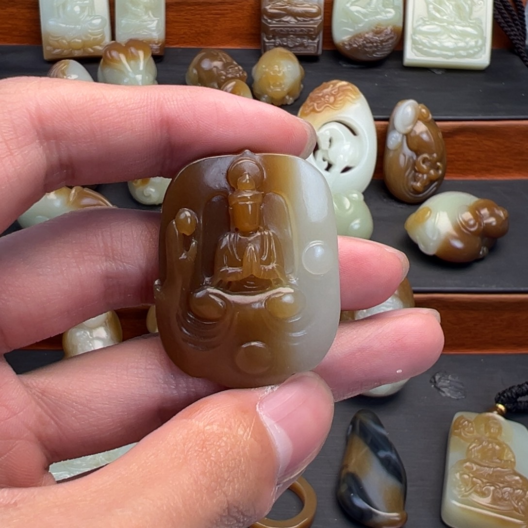 和田玉（糖玉）未镶嵌颈饰