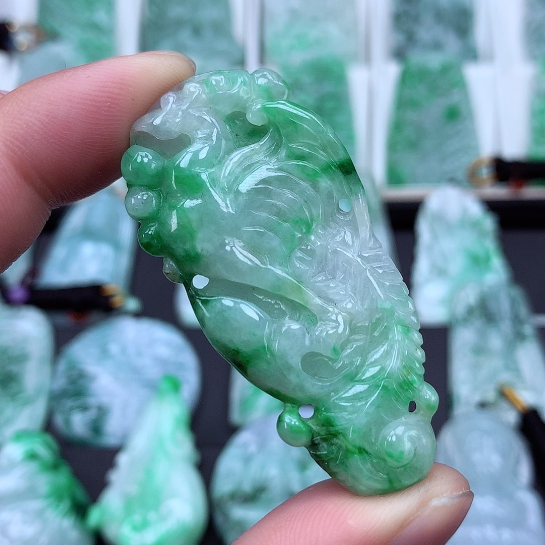 翡翠颈饰未镶嵌翡翠吊坠