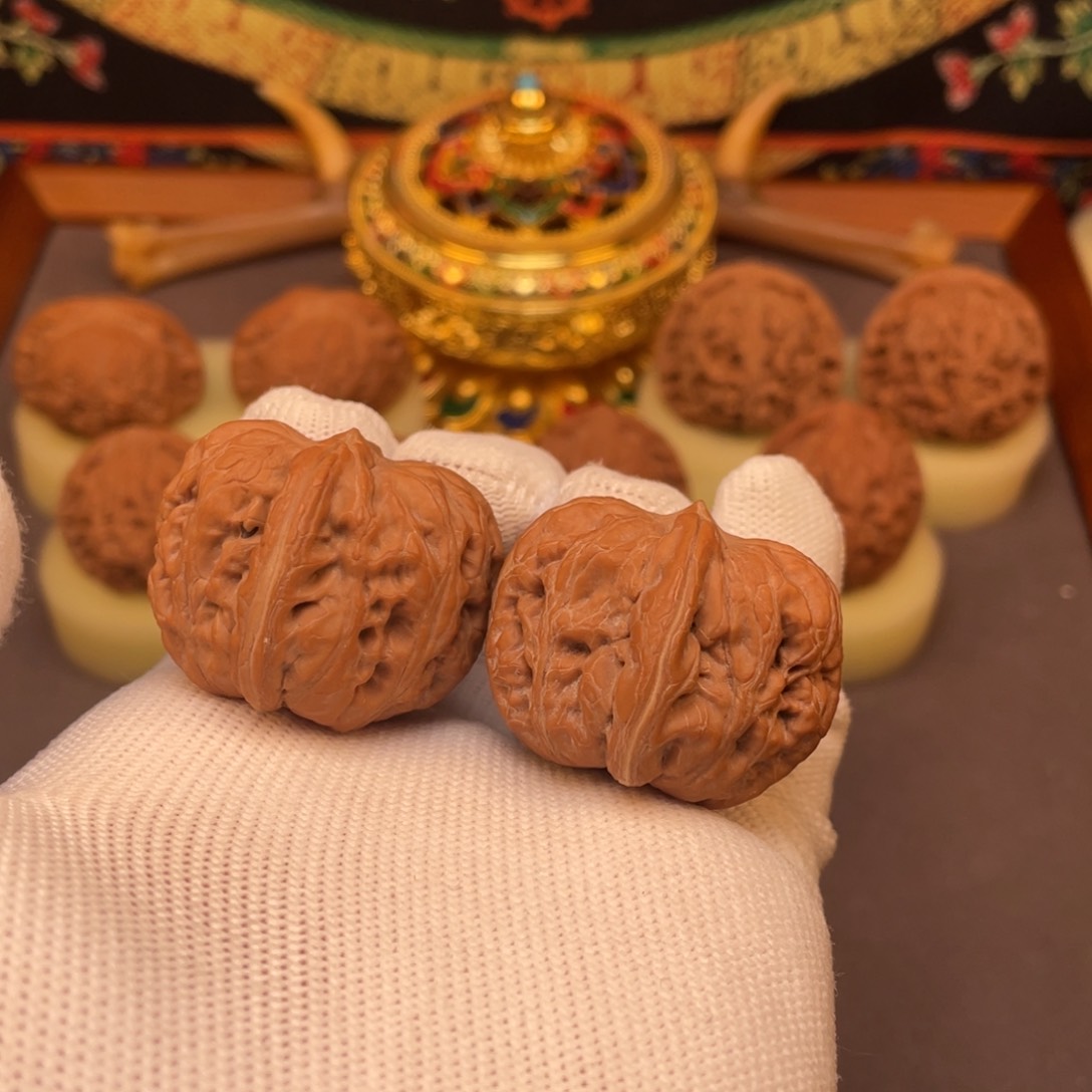 核桃把件36:元宝小手捻