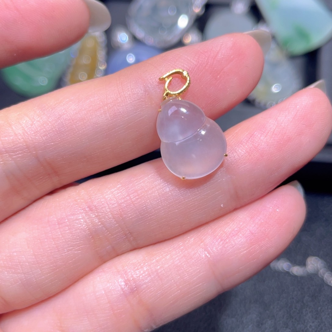 颈饰18K金镶嵌翡翠翡翠