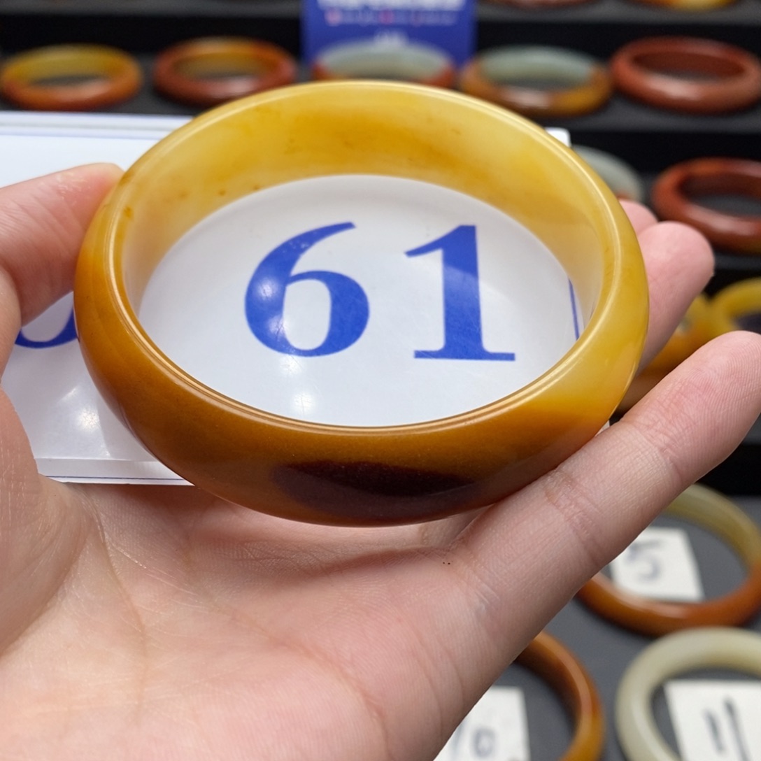 石英质玉（黄龙玉）手镯未镶嵌