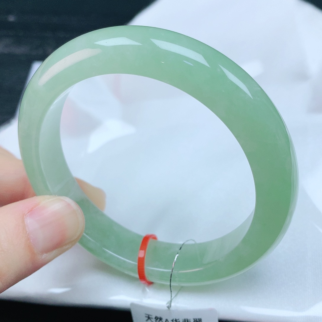 翡翠手镯未镶嵌55.9圈
