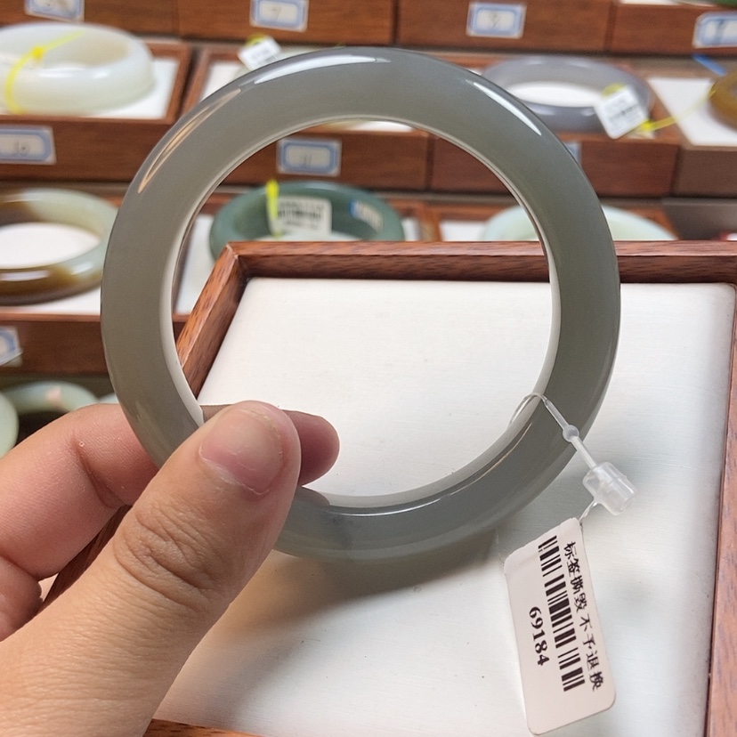 【闪购商品】和田玉手镯未镶嵌