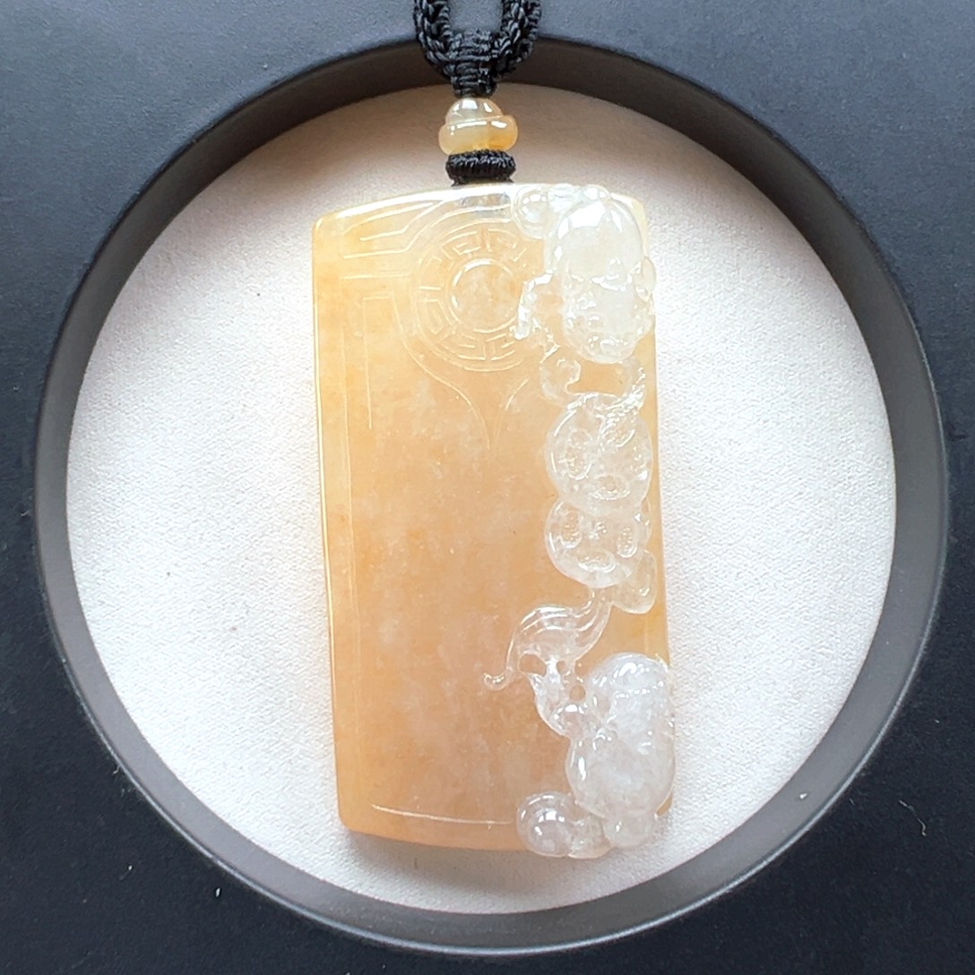 翡翠未镶嵌颈饰金