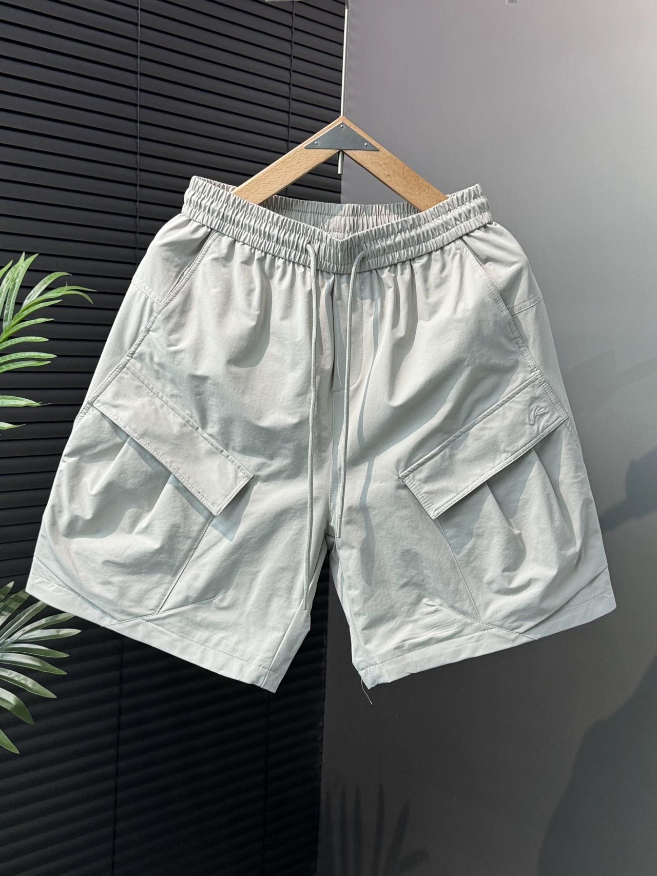 25夏季男士新款宽松直筒多口袋工装短裤8331