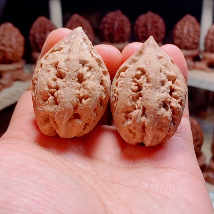 文玩核桃把件奔波霸