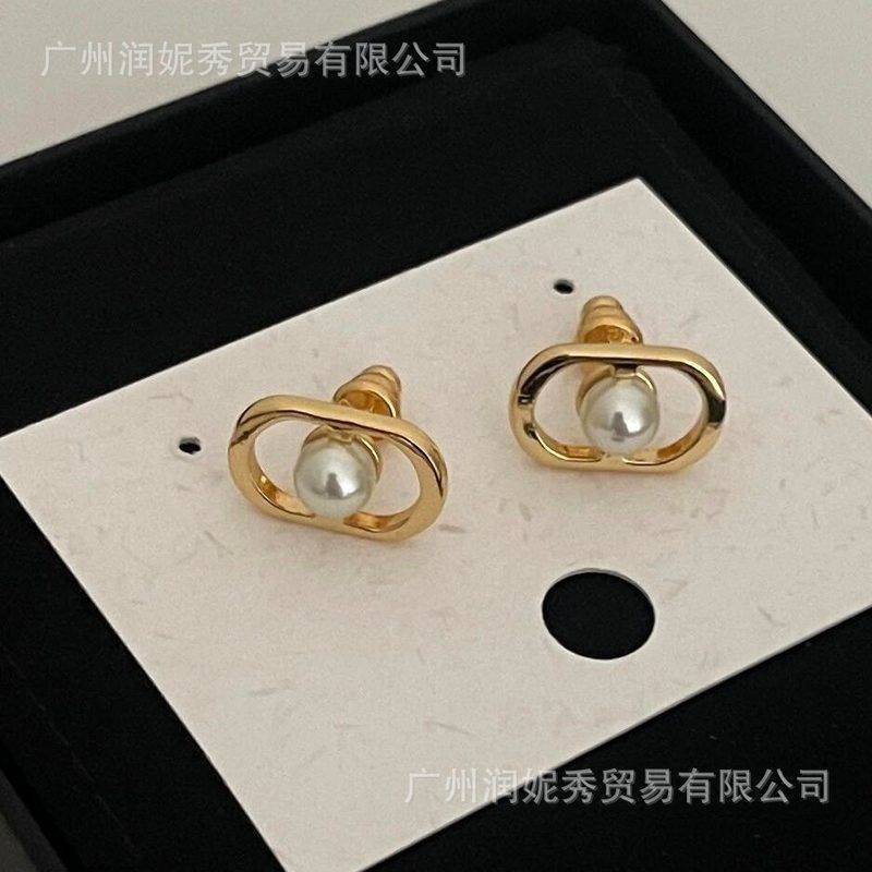 铜亚克力吊坠 珍珠耳钉时尚轻奢小巧女百搭金色饰品珠宝精致耳饰