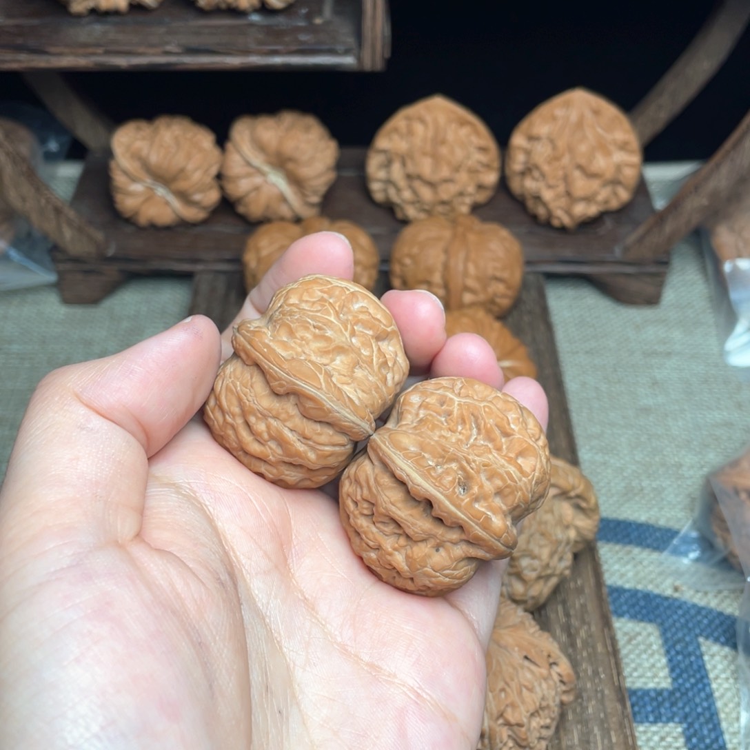 文玩核桃把件40元宝