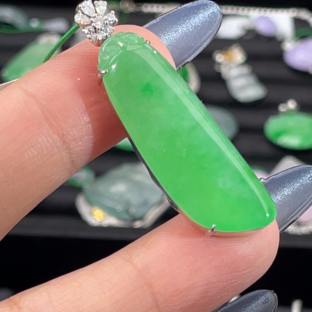 翡翠未镶嵌颈饰【万内强推】冰绿福瓜吊坠